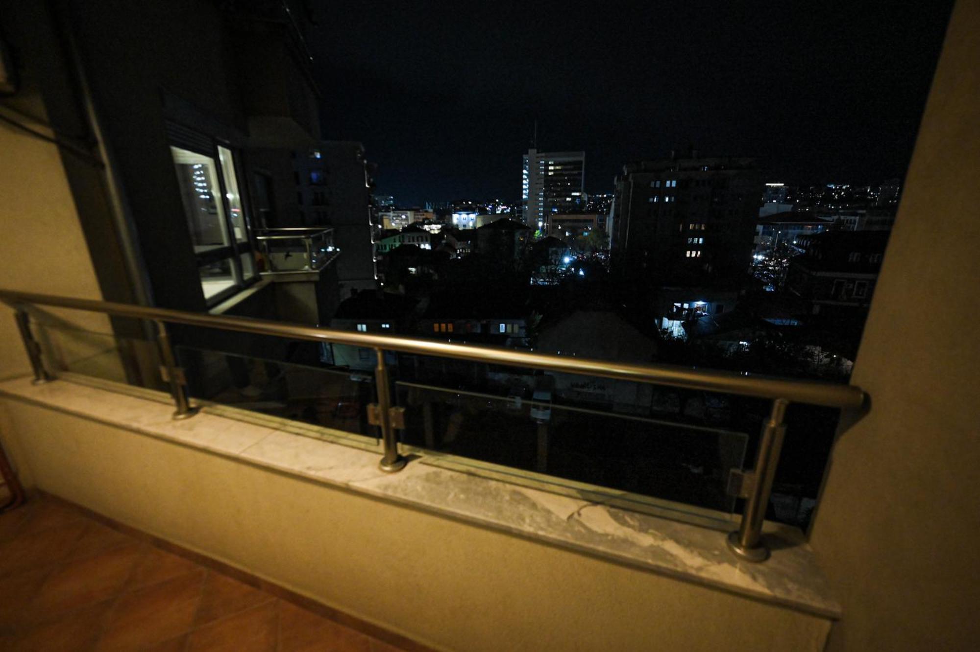 L&B Studio Apartment 普里什蒂纳 外观 照片